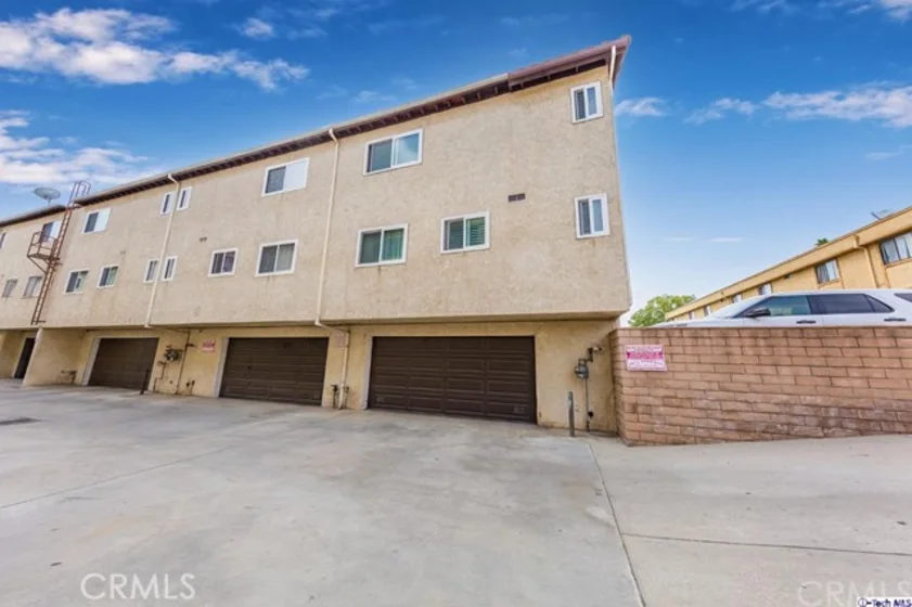 14657 Nordhoff Street #7 photo 1