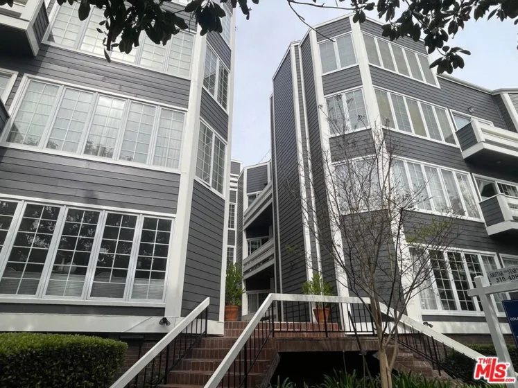 1840 Veteran Avenue #106 photo 3