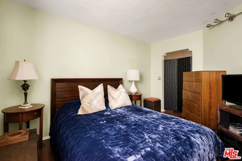 7270 Hillside Avenue #204 photo 10