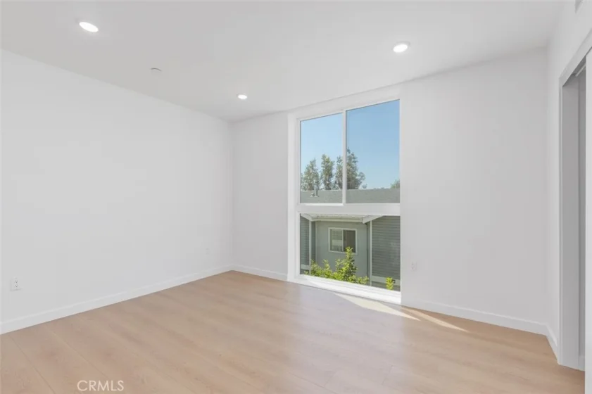 176 N Catalina Avenue #403 photo 18