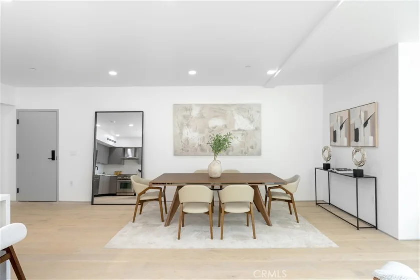 1361 Kelton Avenue #403 photo 21