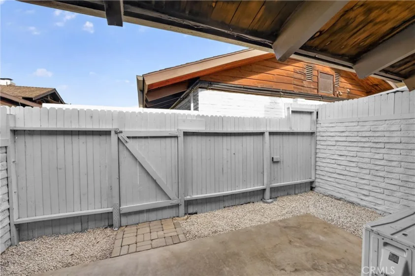 5068 Lakeview photo 4