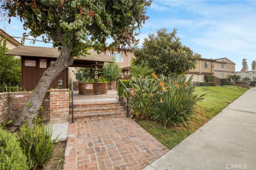 7300 Lennox #J5 photo 5