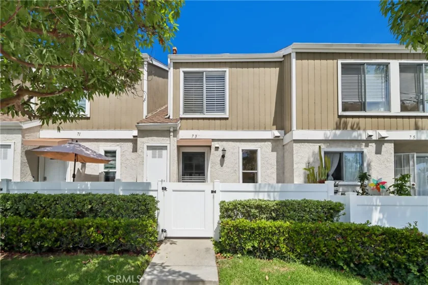 73 Bentwood Lane photo 1
