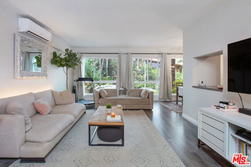 1411 N Hayworth Avenue #1 photo 1