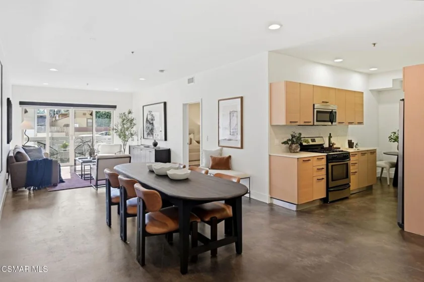 5016 Bakman Avenue #104 photo 1