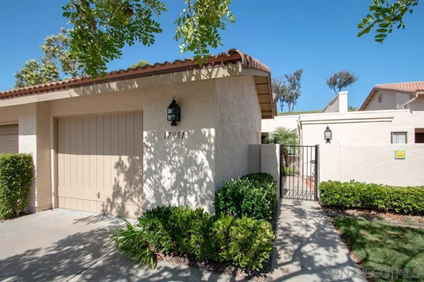 17951 Avenida Alozdra photo 1