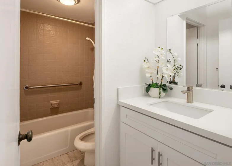 3570 First Avenue #19 photo 32