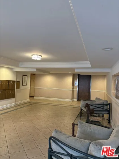 5310 Zelzah Avenue #303 photo 14
