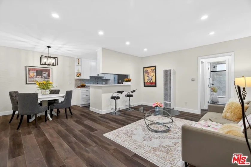 1522 S Centinela Avenue #101 photo 4