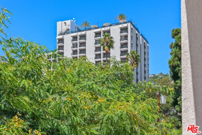 960 Larrabee Street #328 photo 21