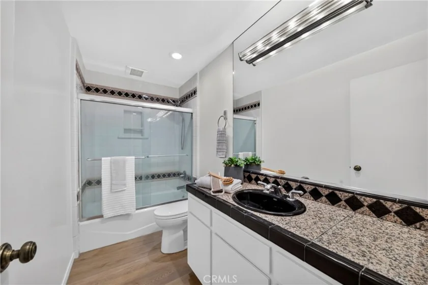 6229 N Marina Pacifica photo 24