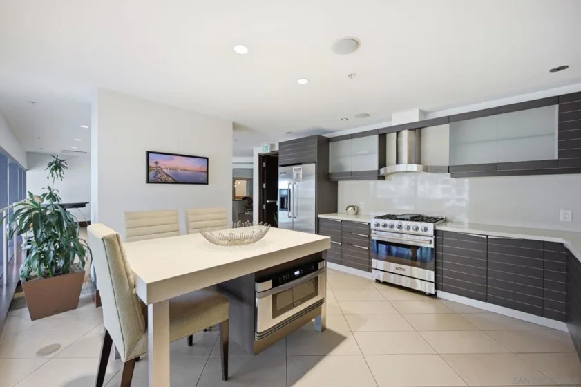1325 Pacific Hwy #1305 photo 51