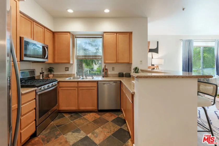 6400 Crescent Parkway #202 photo 6