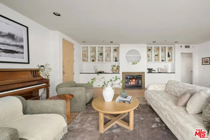 2222 Neilson Way #102 photo 3