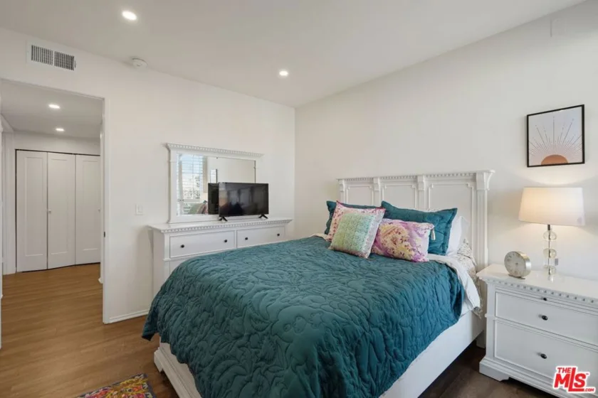 17711 Margate Street #211 photo 36