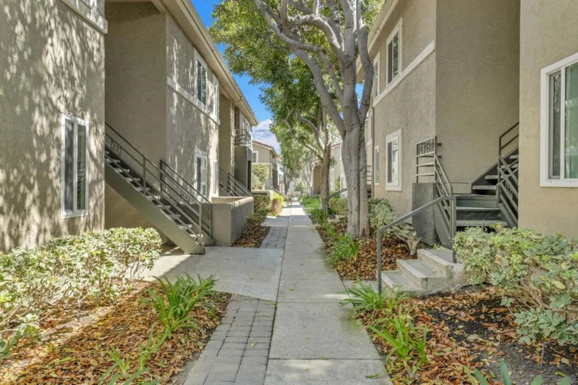 7545 Charmant Drive #UNIT 1503 photo 17