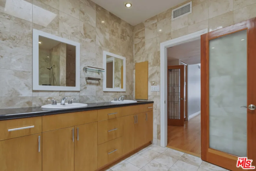 4443 Ventura Canyon Avenue #304 photo 48