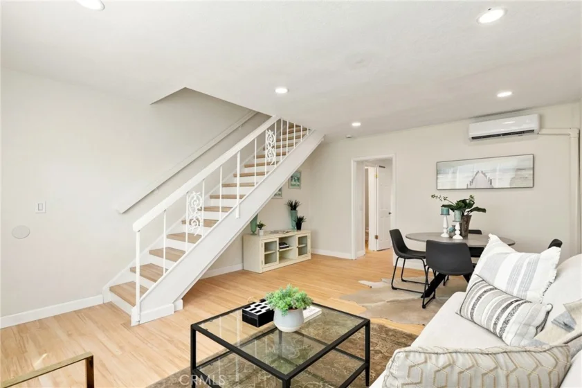 648 W Main #D photo 4