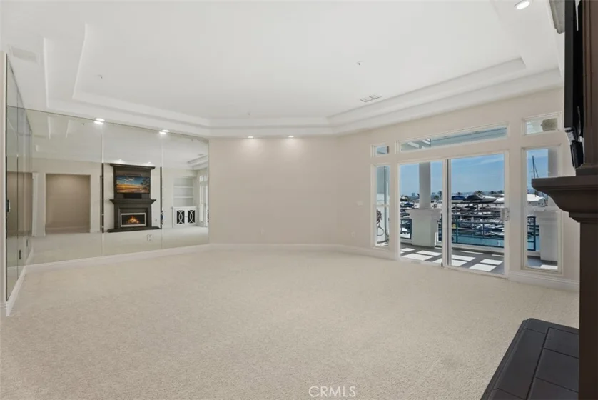 2600 Newport photo 8
