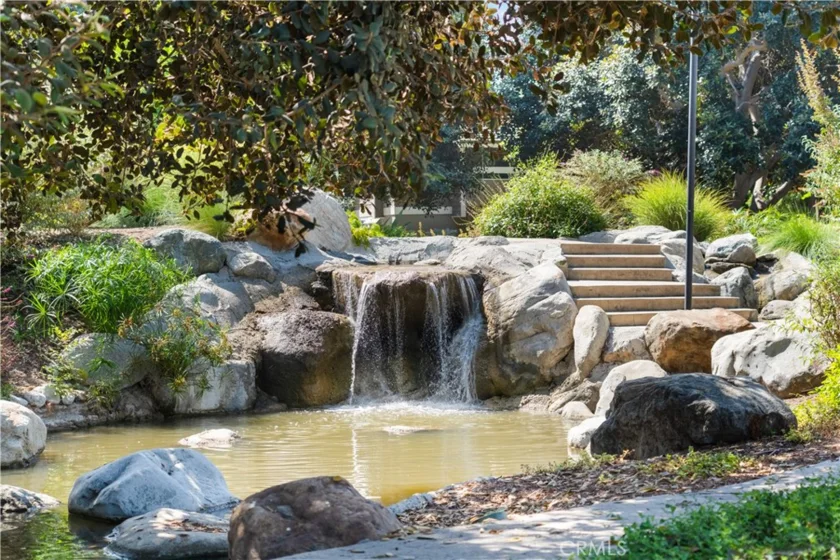 181 Streamwood photo 15