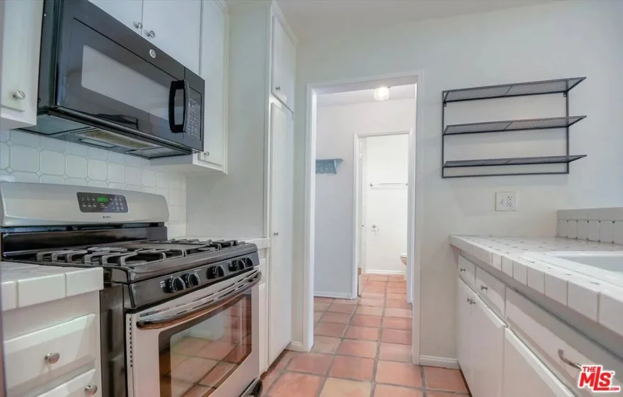 1222 N Olive Drive #209 photo 41