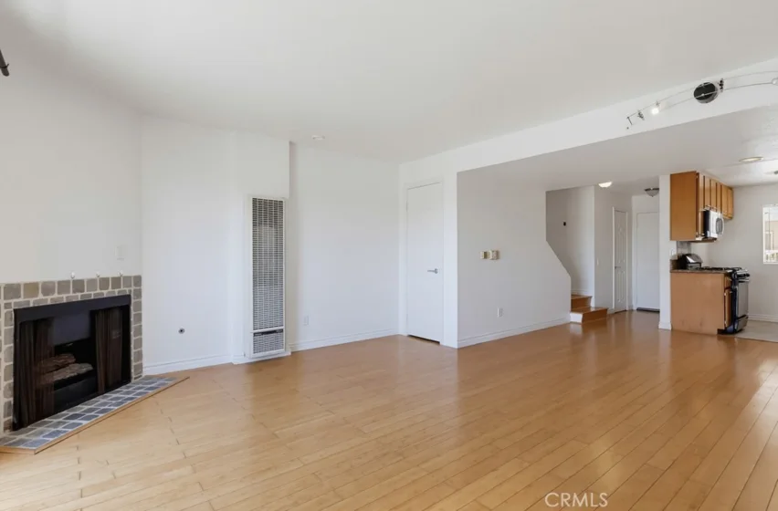 1355 Loma Avenue #311 photo 16