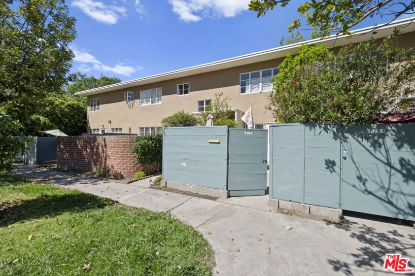 5464 Village Green photo 61