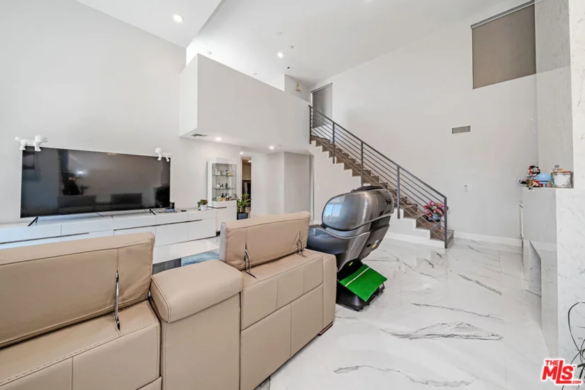 4925 Wilshire Boulevard #302 photo 16