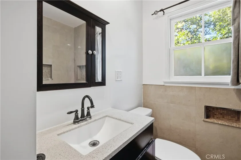 511 E Maple photo 15