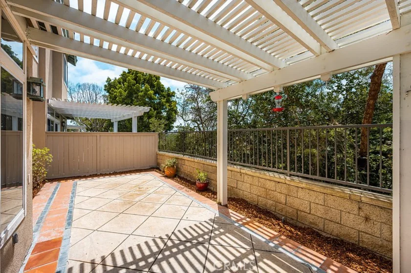 100 Stoney Pointe photo 31
