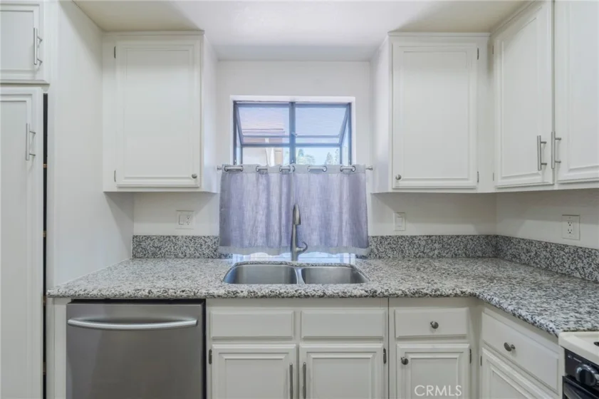 970 S Laurelwood photo 9