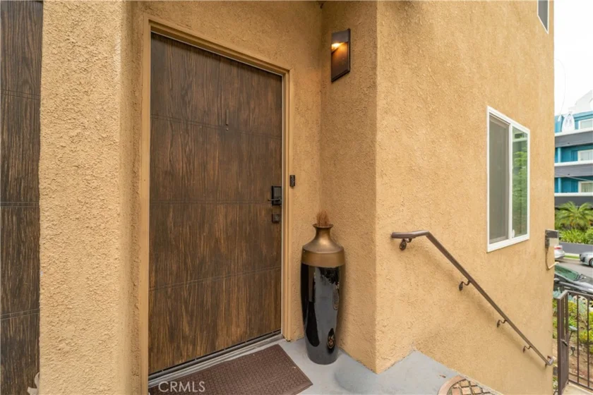1416 N Vista photo 38