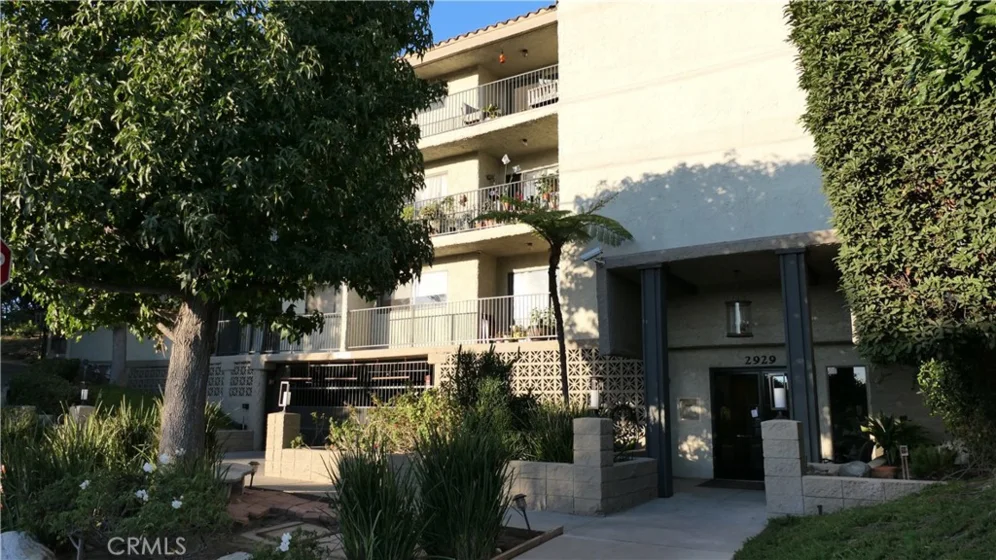 2929 Waverly Drive #304 photo 1