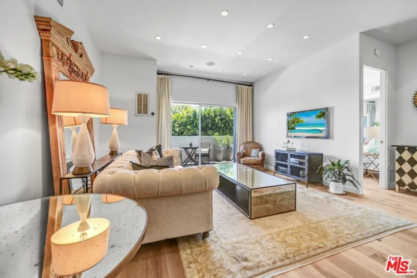 999 N Doheny Drive #106 photo 1