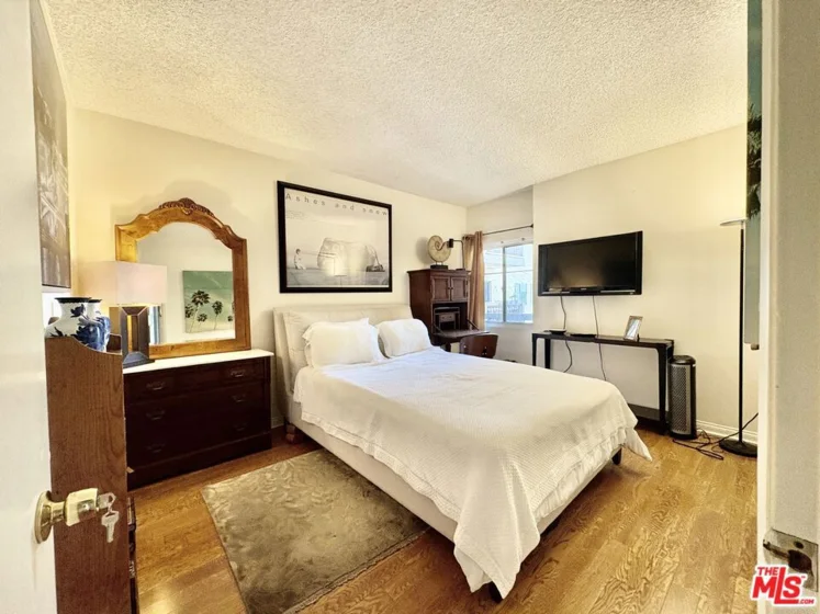 622 S Barrington Avenue #408 photo 27