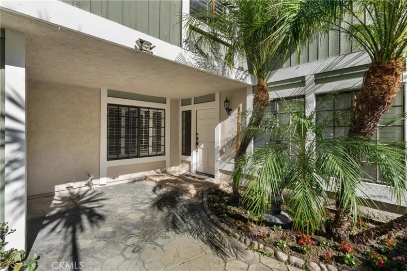 5810 E Mountain Loop photo 4