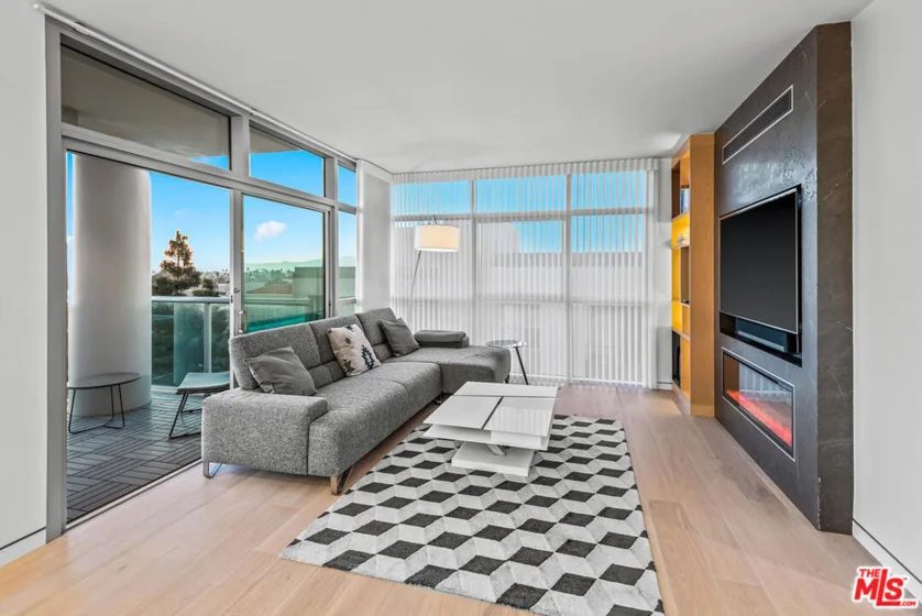 13700 Marina Pointe Drive #617 photo 9