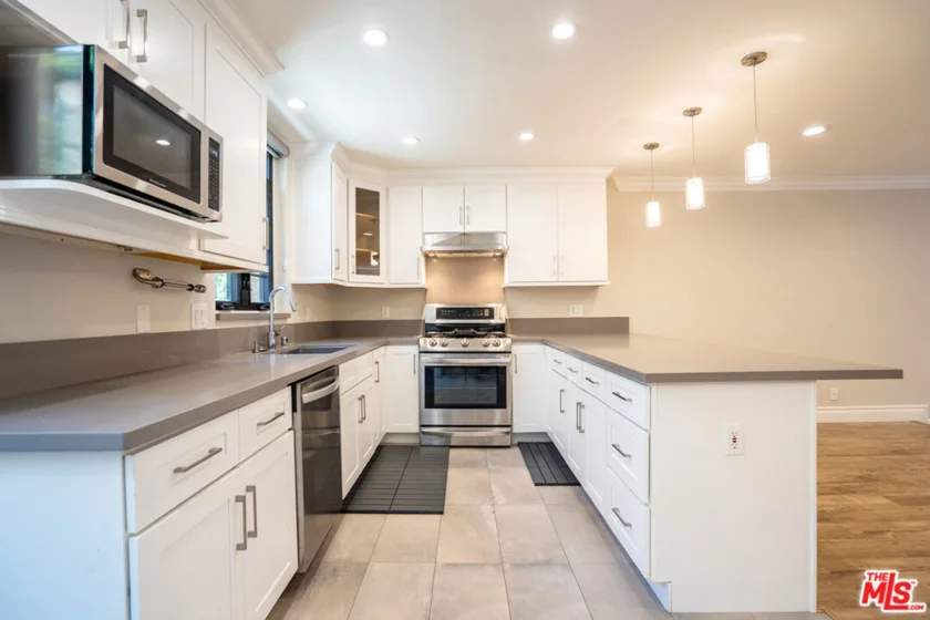 4368 W 8th Street #17 photo 4