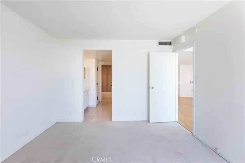 1750 E Ocean #501 photo 20