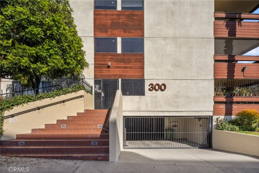 300 S Reno Street #303 photo 46