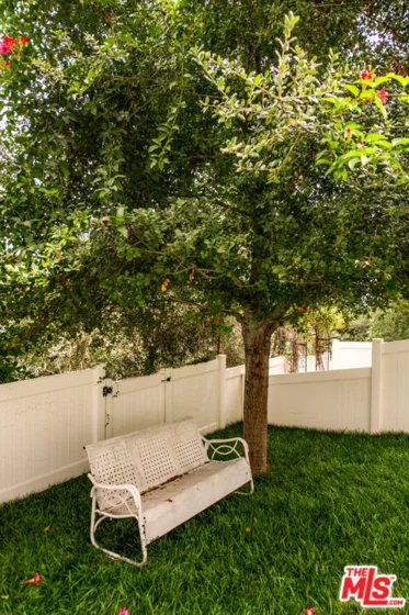 1882 Lucretia Avenue photo 31