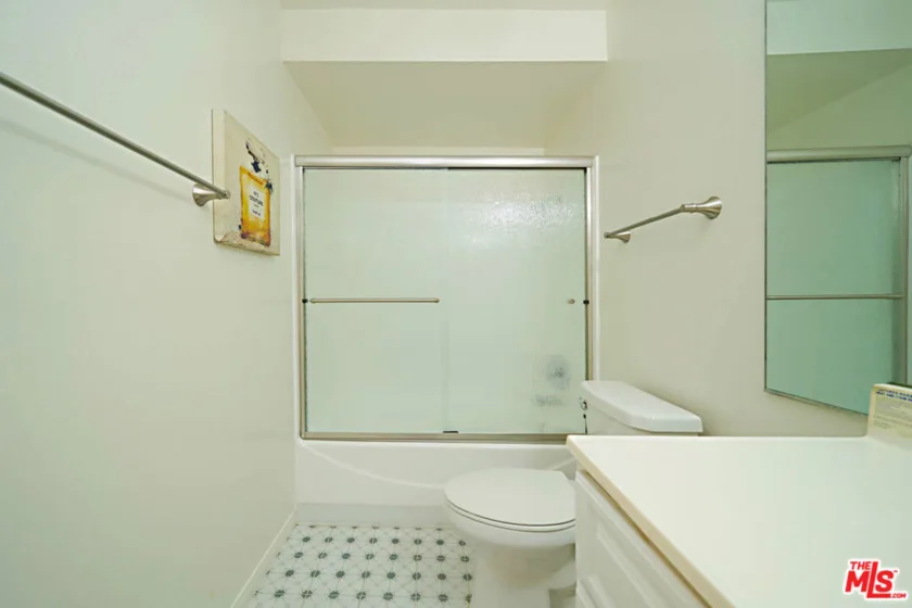 320 S Ardmore Avenue #323 photo 27