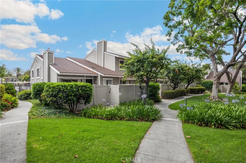57 E Palm Drive photo 1