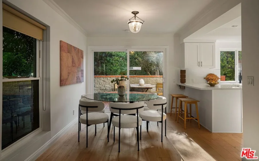 914 2nd Street #A photo 4