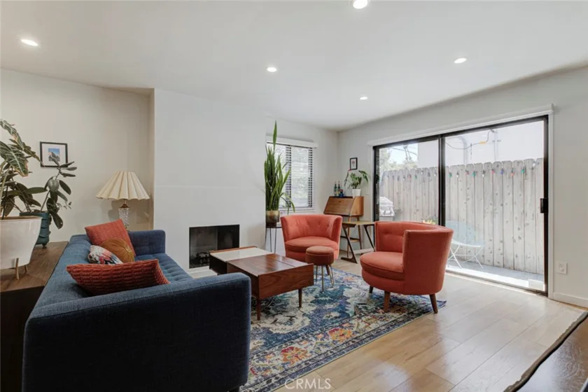 6847 Haskell Avenue #1 photo 9