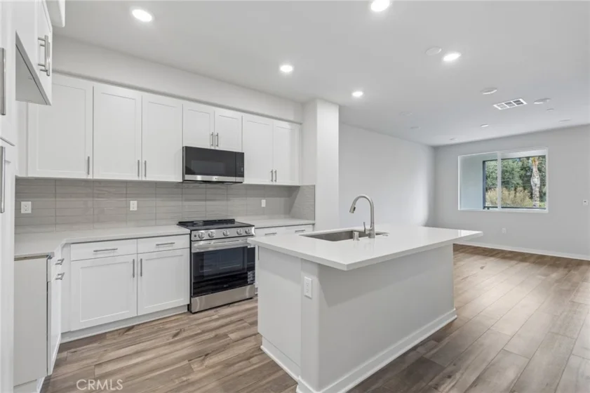 9549 Hannah Way photo 14