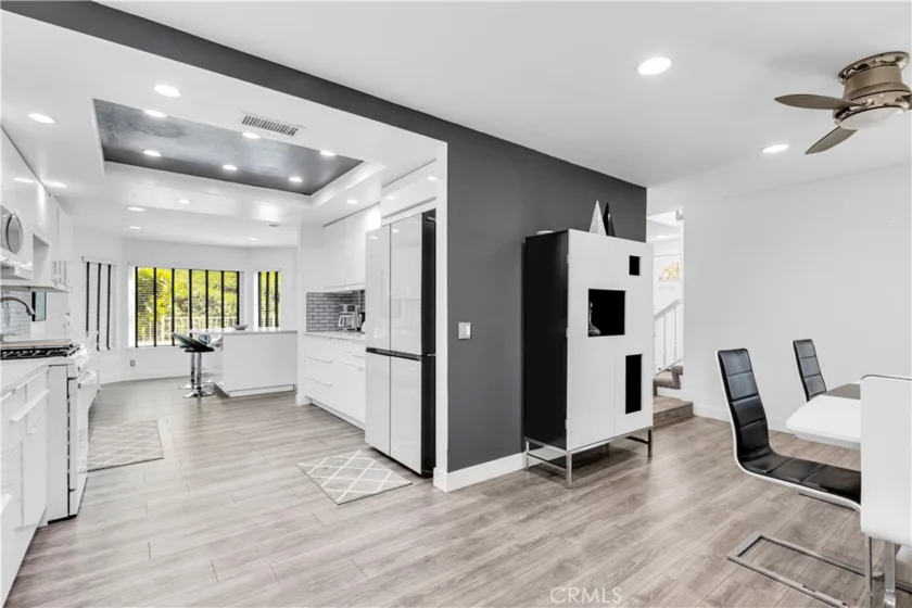 27408 Hyatt Court photo 14