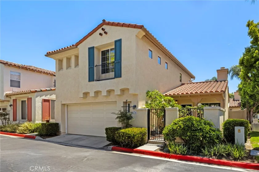 74 Colony Way photo 1
