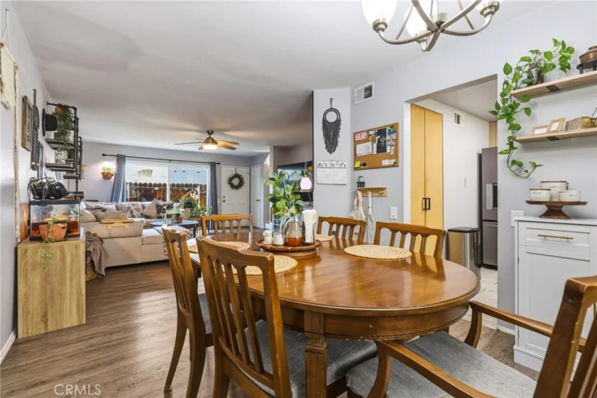 8927 Cedros #14 photo 8